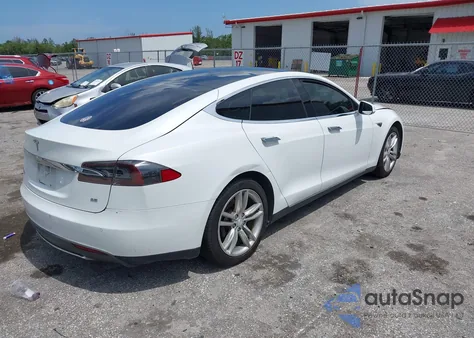 2013 Tesla Model S из США, поврежденный, VIN 5YJSA1CN5DFP20940